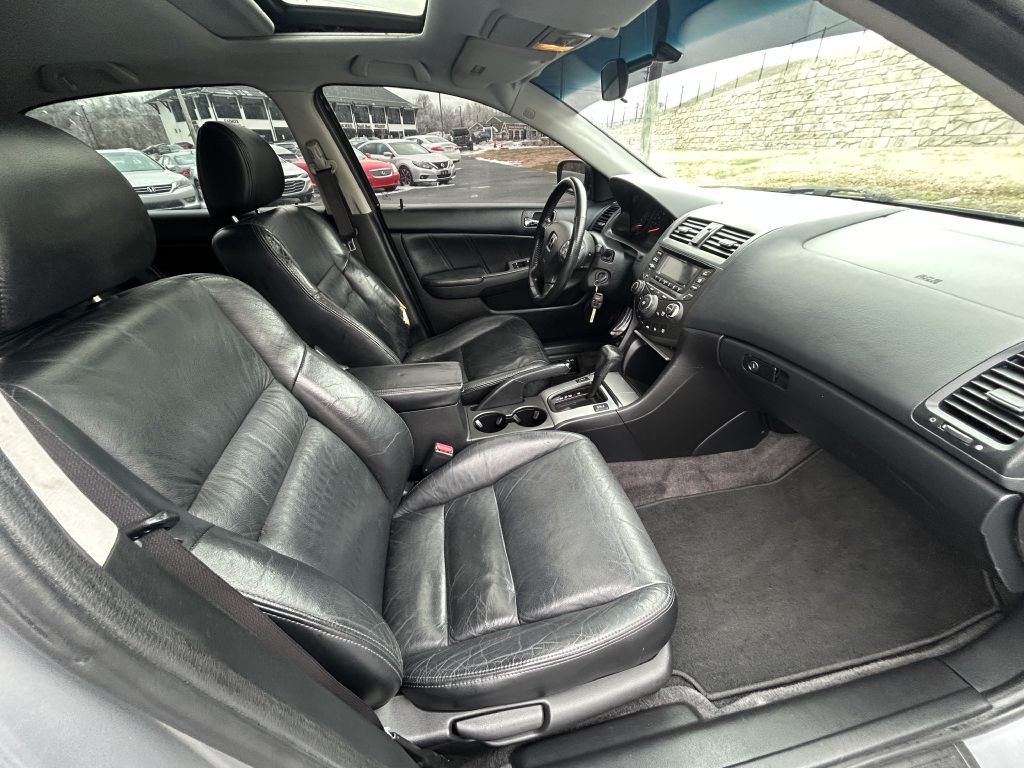 2004 Honda Accord Image 13