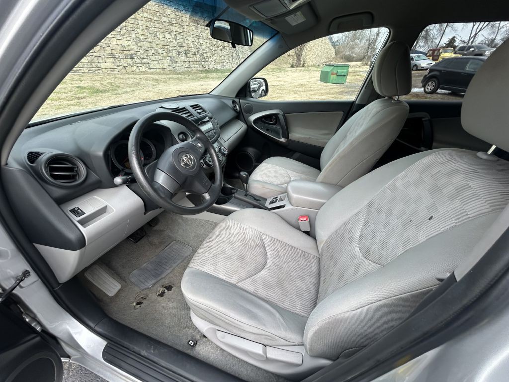 2011 Toyota Rav4 Image 9