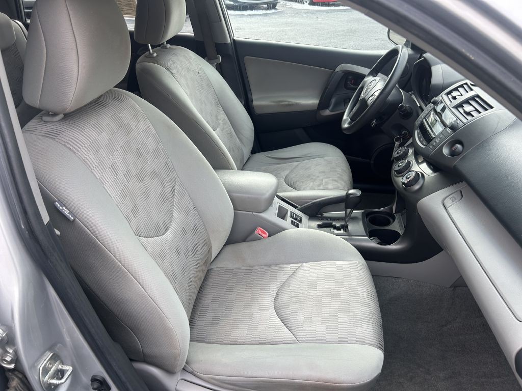 2011 Toyota Rav4 Image 17