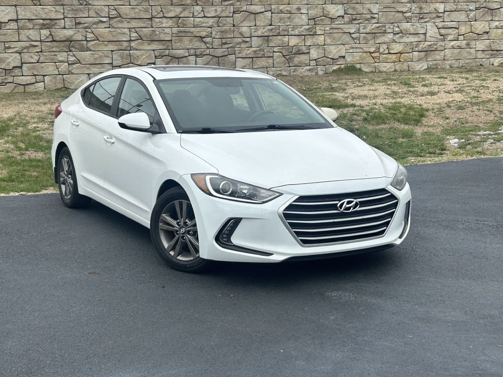 2017 Hyundai Elantra Image 1