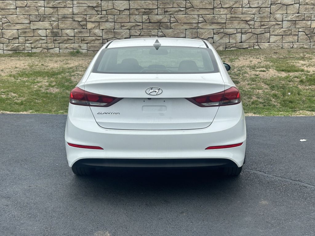 2017 Hyundai Elantra Image 5