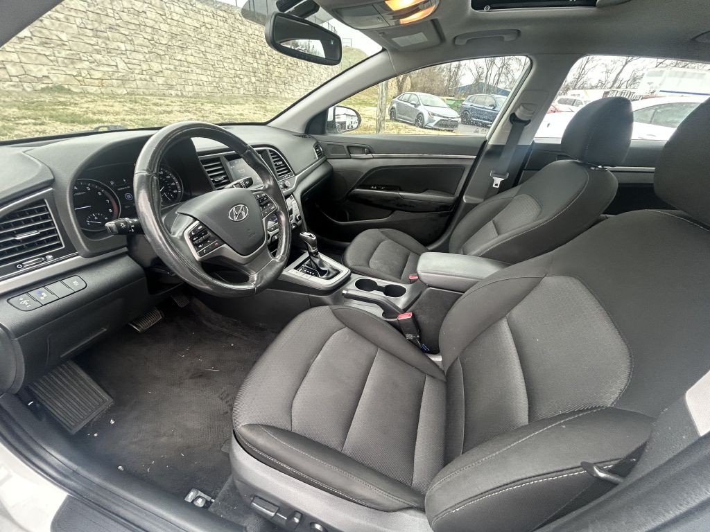 2017 Hyundai Elantra Image 9