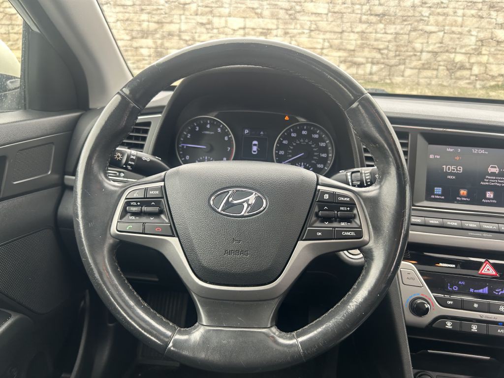 2017 Hyundai Elantra Image 16