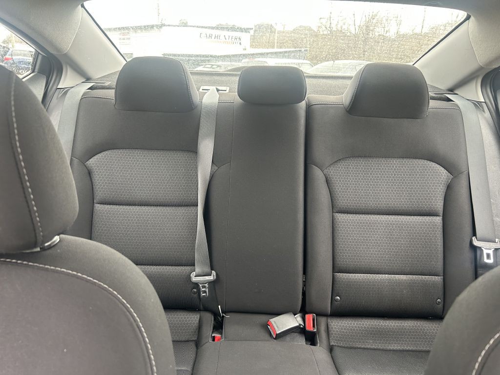 2017 Hyundai Elantra Image 19