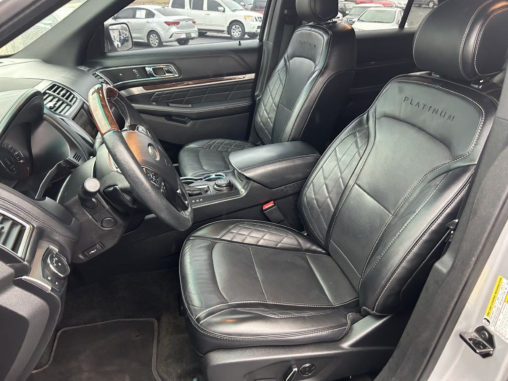 2016 Ford Explorer Image 8