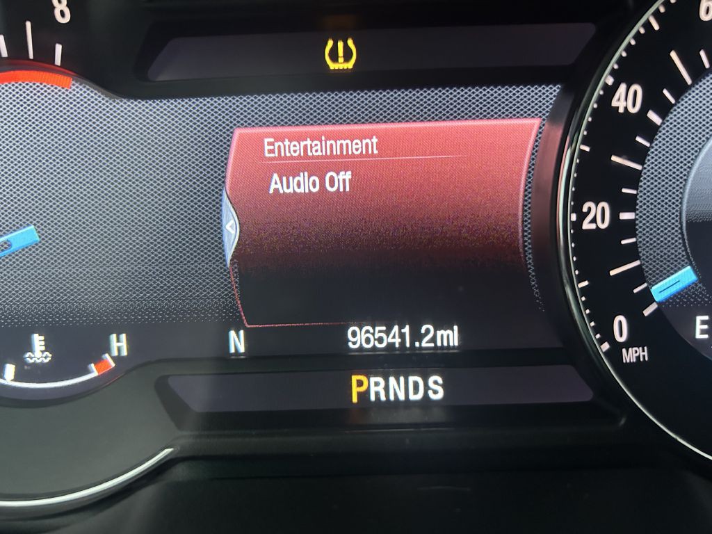 2016 Ford Explorer Image 25