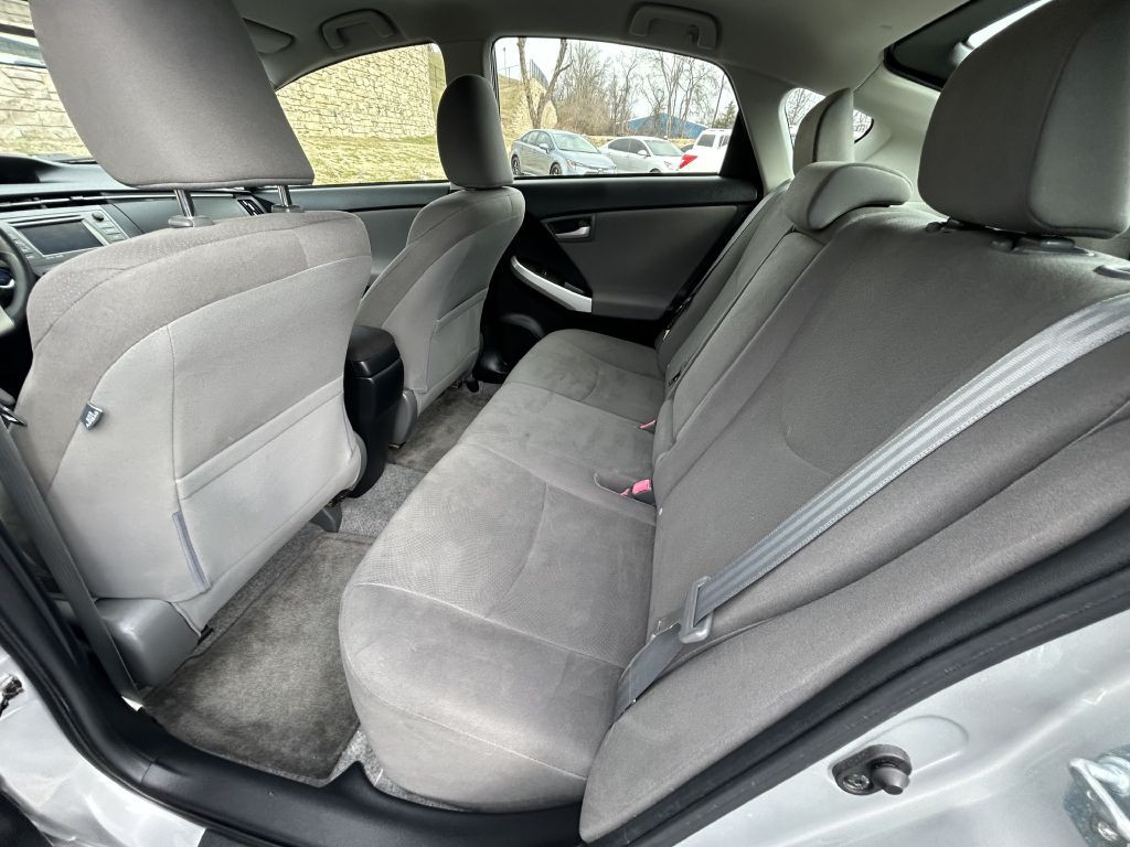 2013 Toyota Prius Image 10