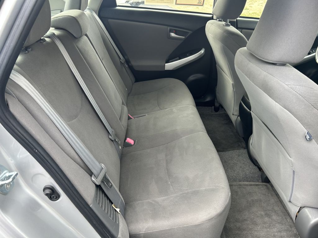 2013 Toyota Prius Image 12