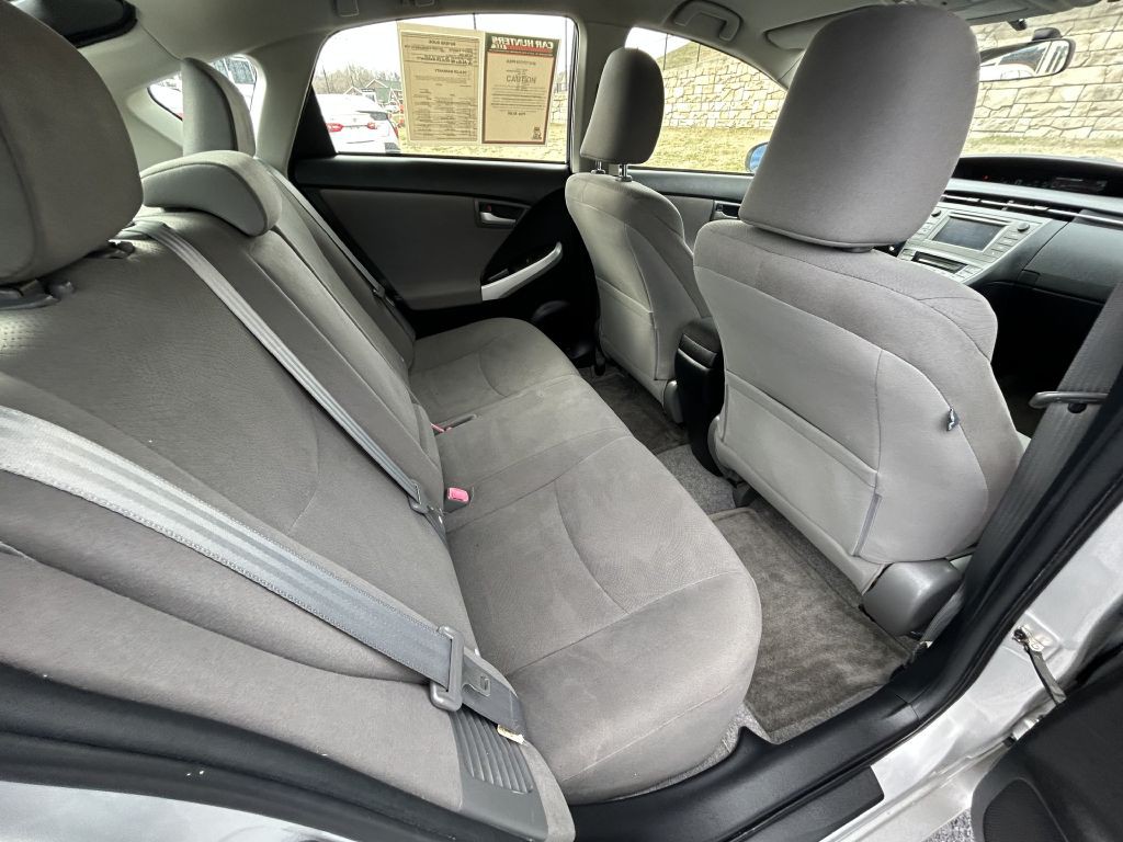 2013 Toyota Prius Image 13