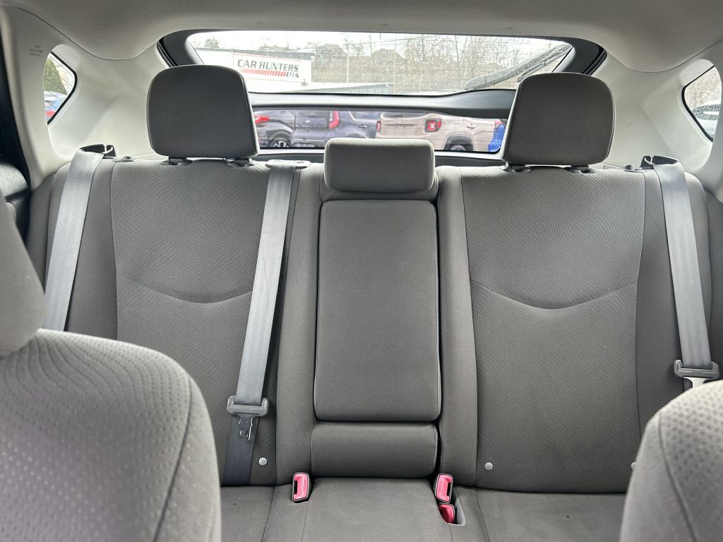 2013 Toyota Prius Image 19