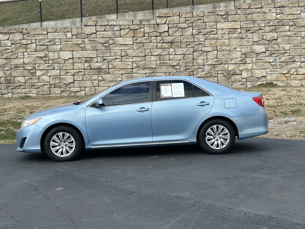 2014 Toyota Camry Image 2