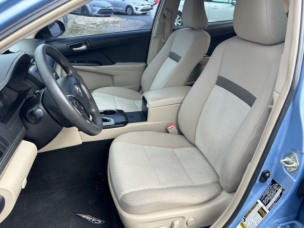 2014 Toyota Camry Image 8