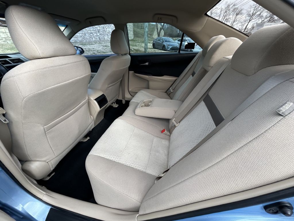 2014 Toyota Camry Image 10