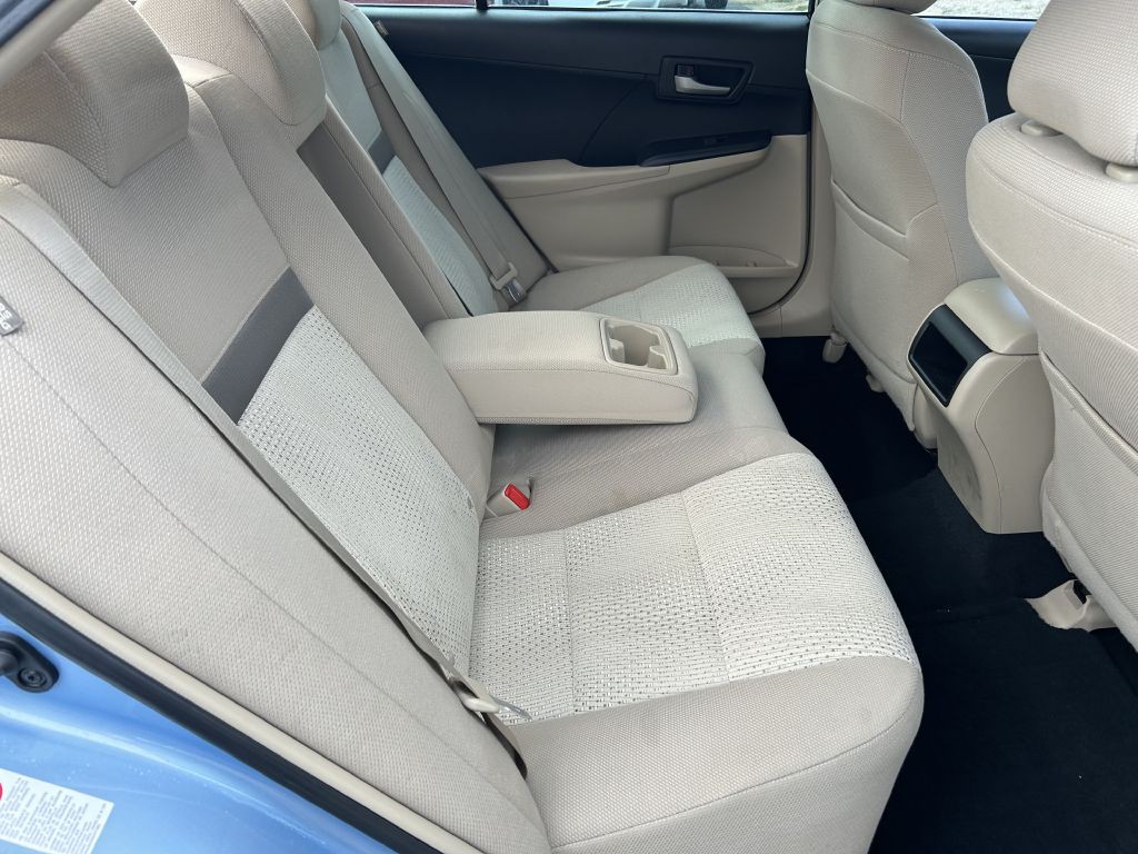 2014 Toyota Camry Image 12