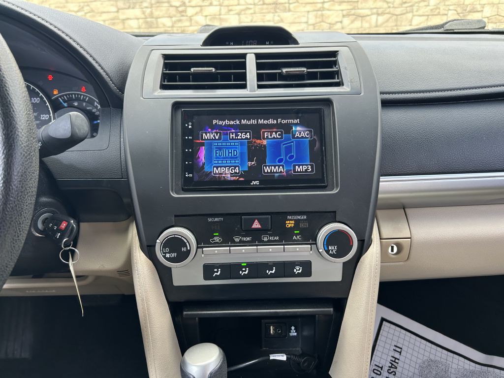 2014 Toyota Camry Image 15