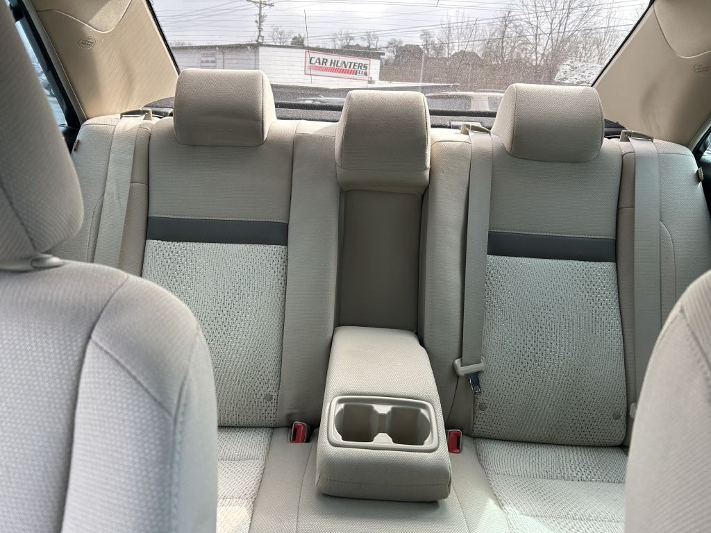2014 Toyota Camry Image 19