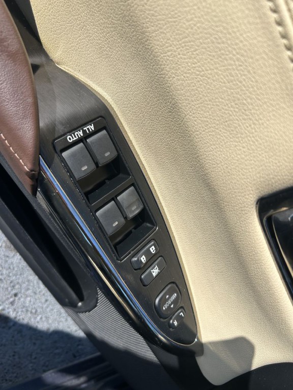 2014 Toyota Avalon Image 7