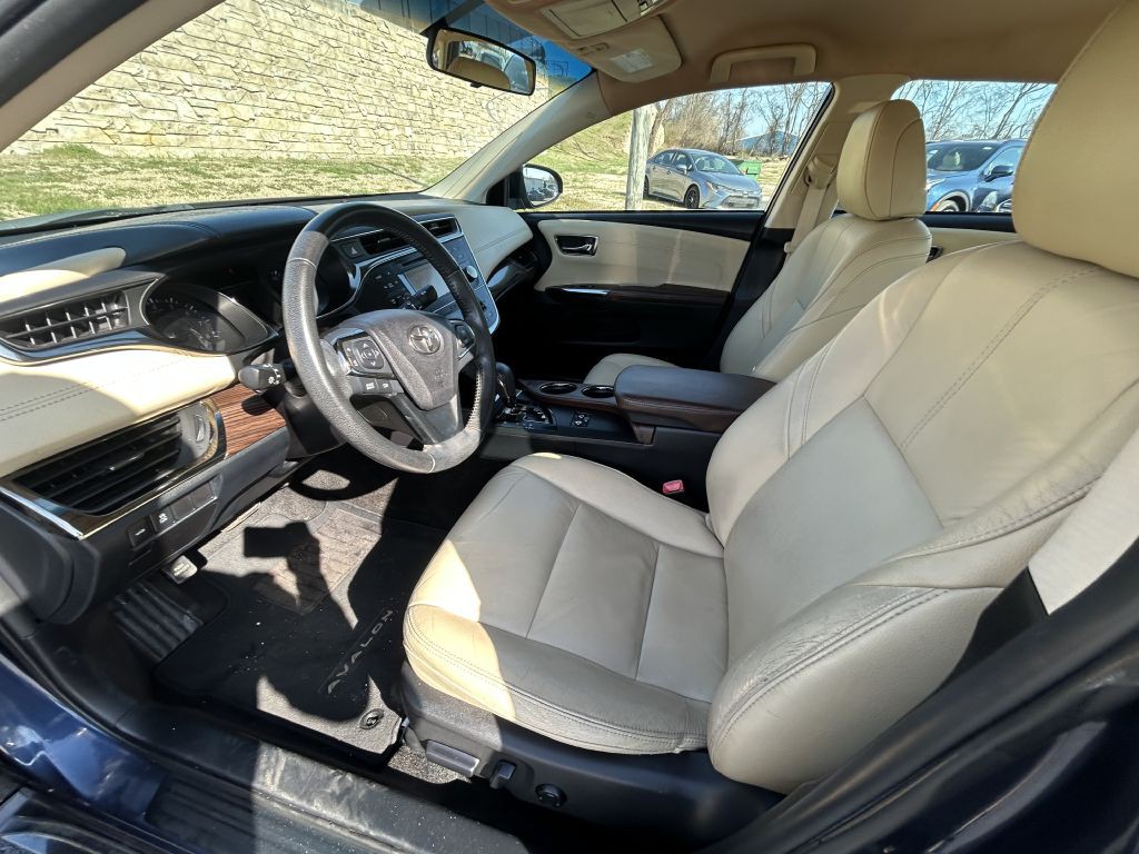 2014 Toyota Avalon Image 9