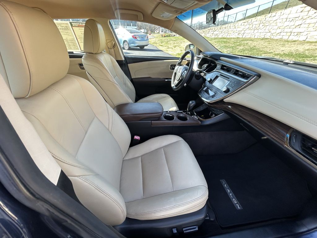 2014 Toyota Avalon Image 18