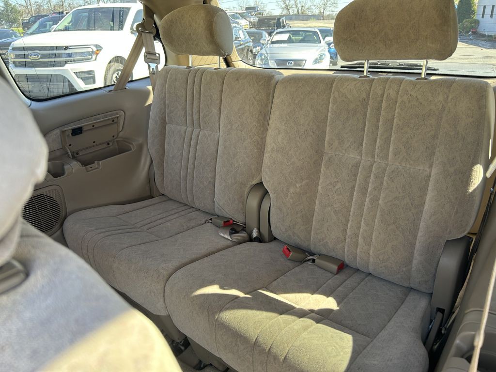 1999 Toyota Sienna Image 12