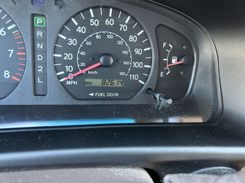 1999 Toyota Sienna Image 22