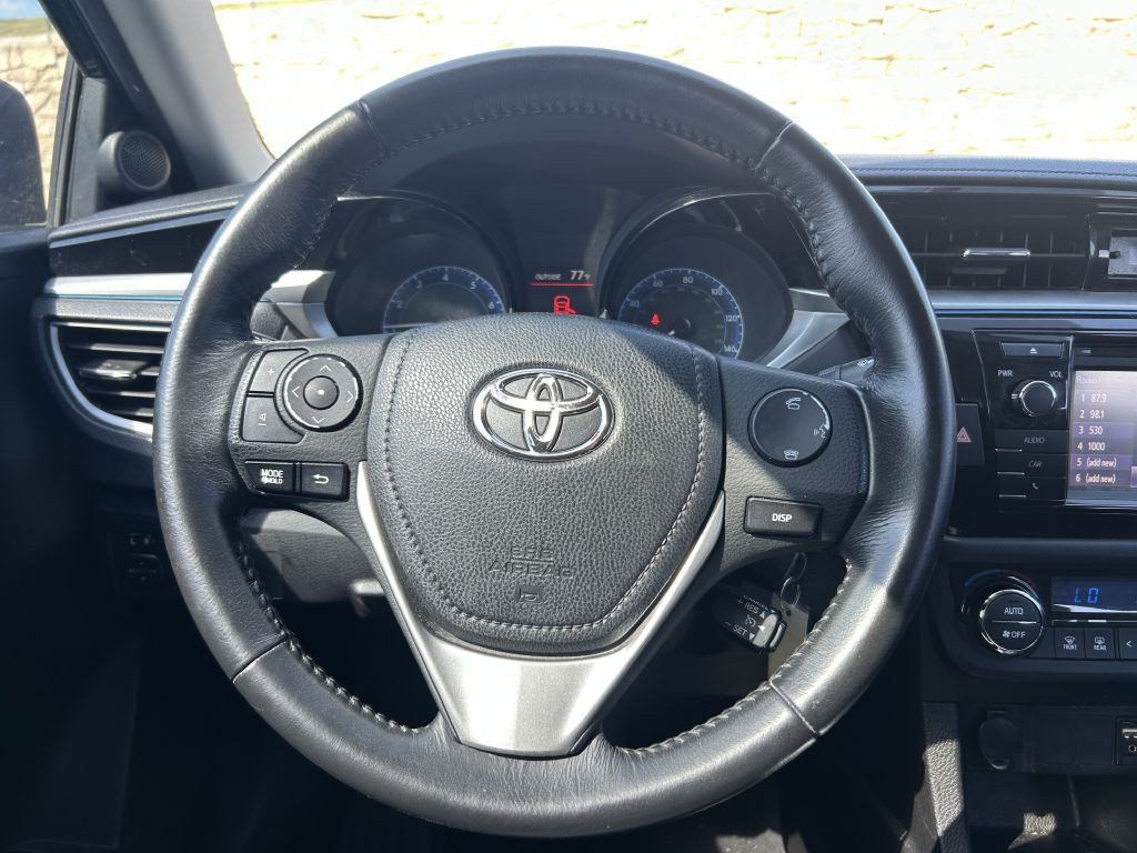 2016 Toyota Corolla Image 16