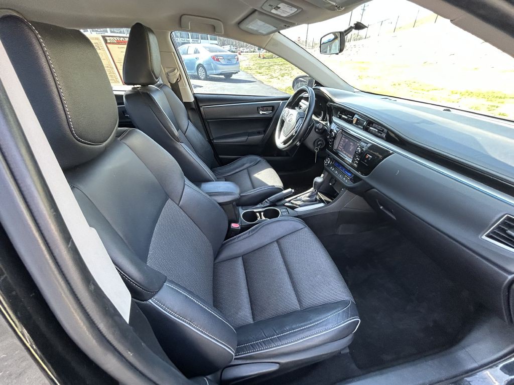 2016 Toyota Corolla Image 18