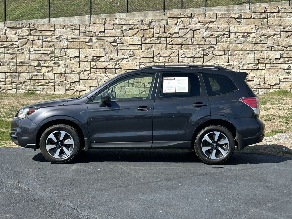 2017 Subaru Forester Image 2