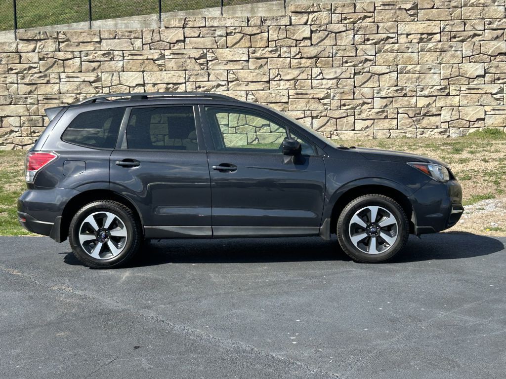 2017 Subaru Forester Image 3
