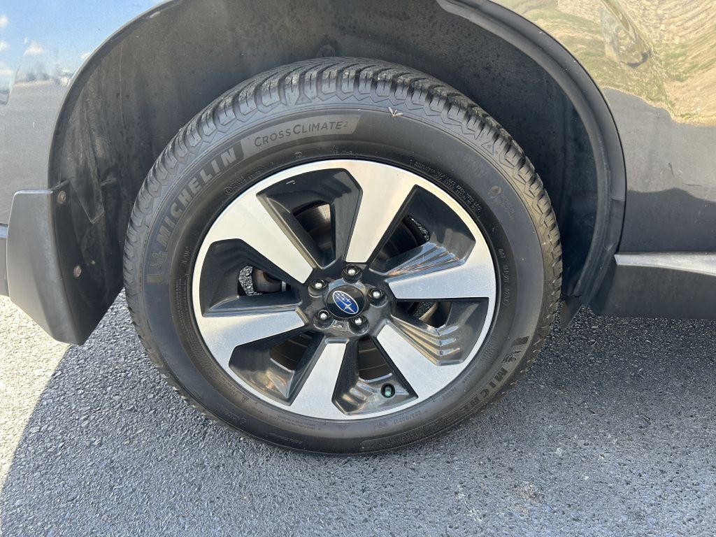 2017 Subaru Forester Image 6