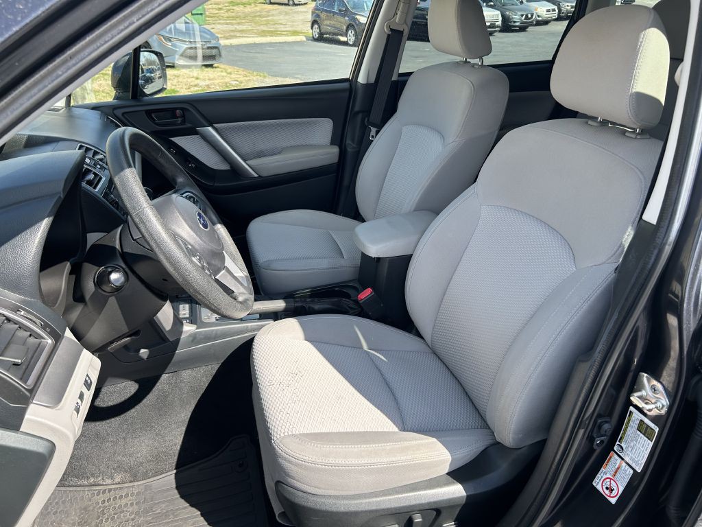 2017 Subaru Forester Image 8