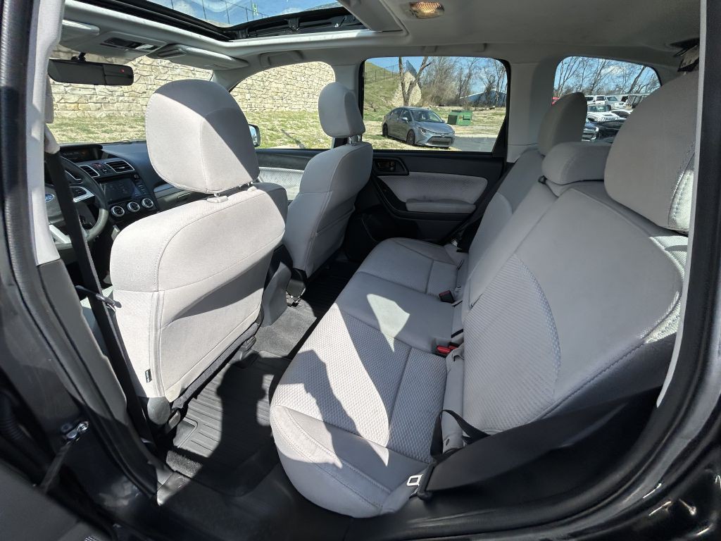 2017 Subaru Forester Image 12