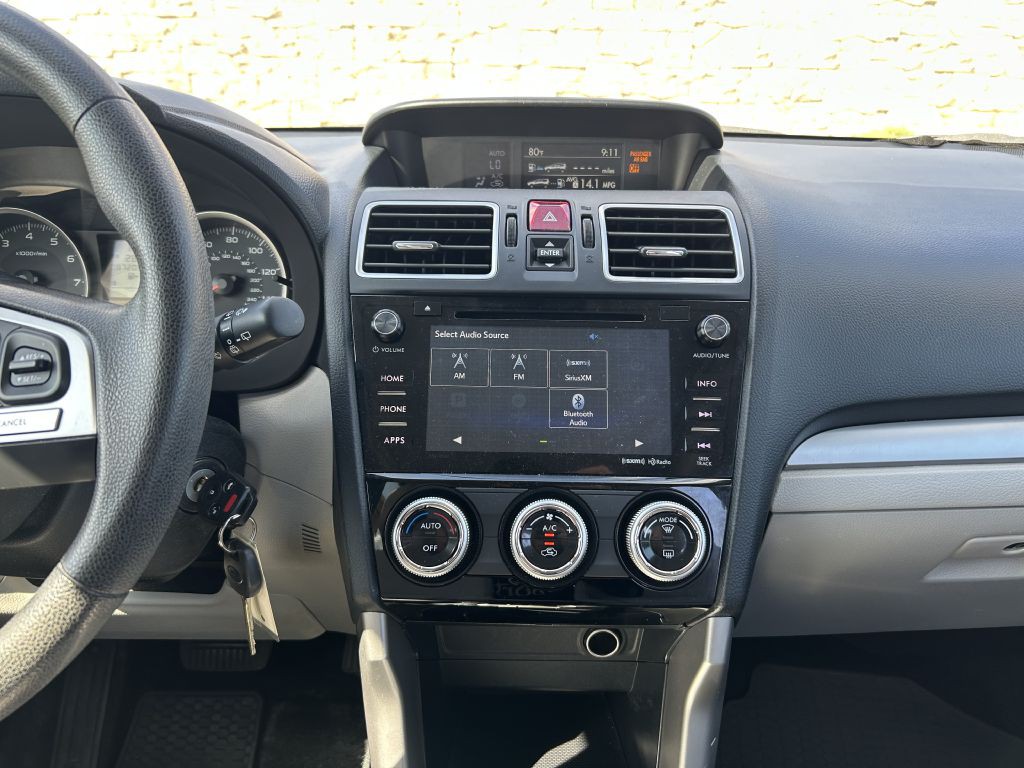 2017 Subaru Forester Image 16