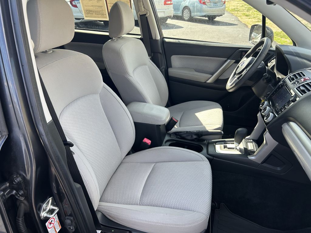 2017 Subaru Forester Image 18