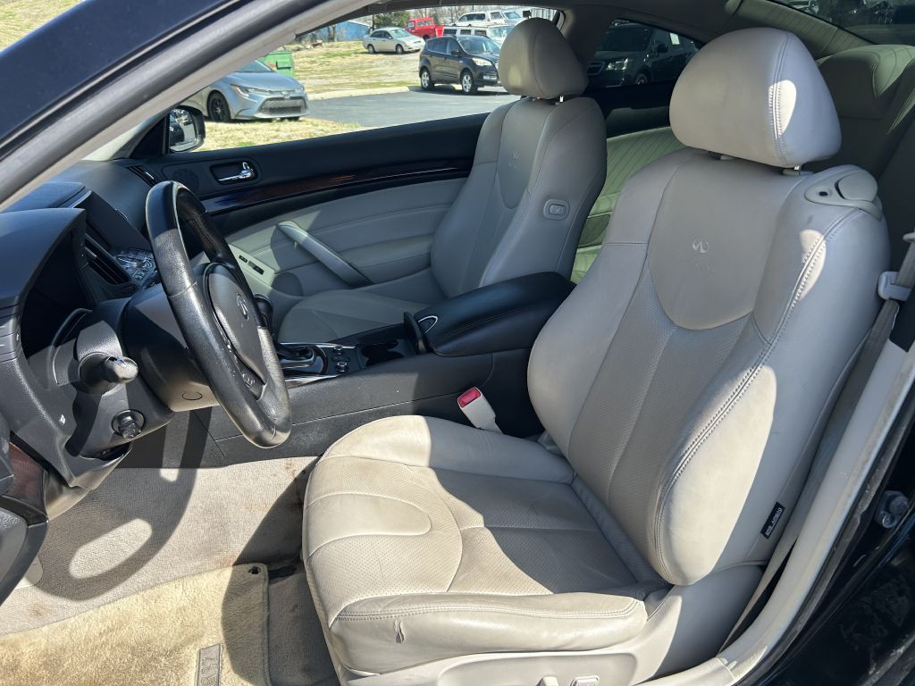 2013 INFINITI G37 Image 8
