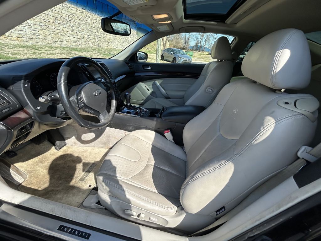 2013 INFINITI G37 Image 9