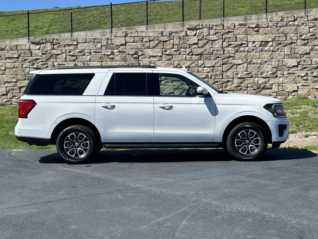 2024 Ford Expedition Image 3
