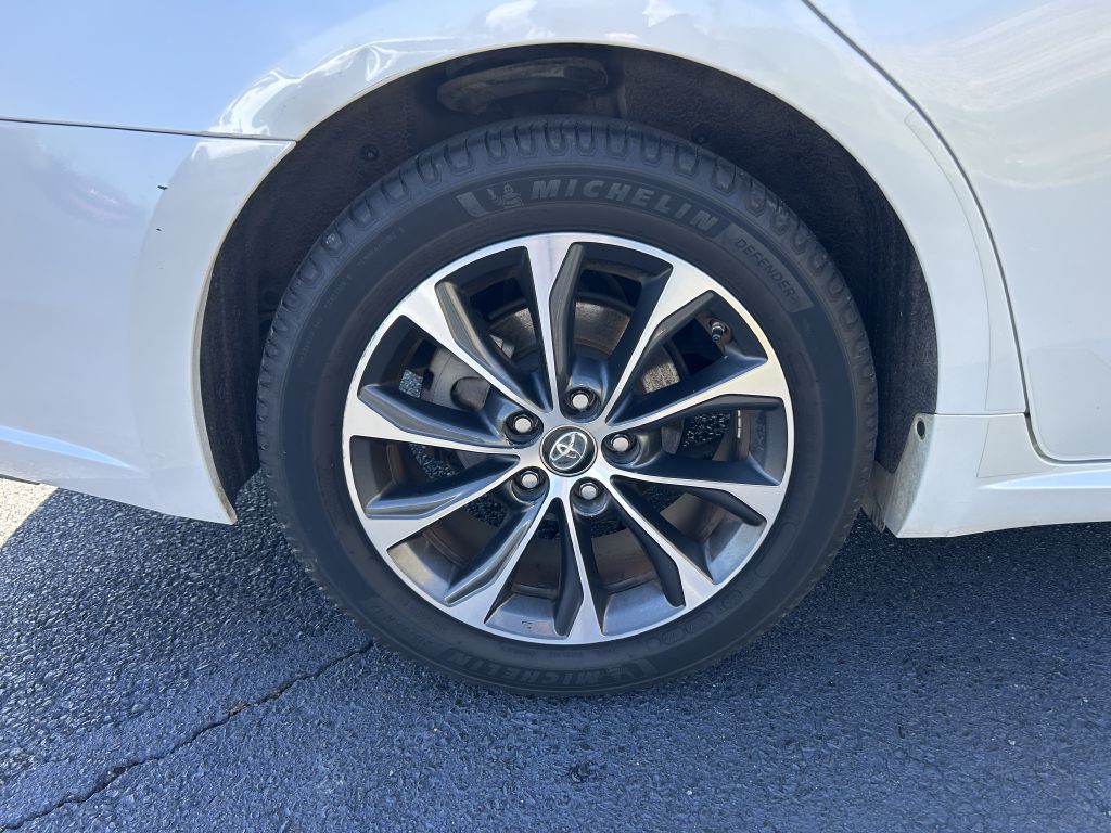 2016 Toyota Avalon Image 6