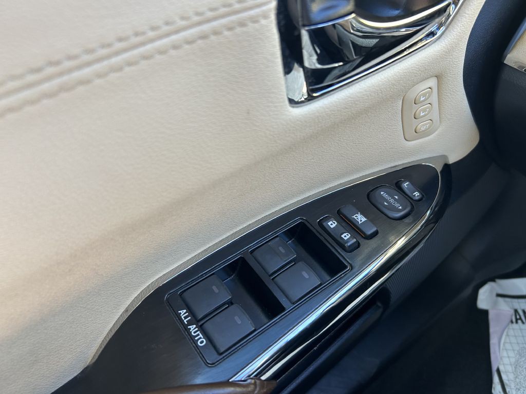 2016 Toyota Avalon Image 7