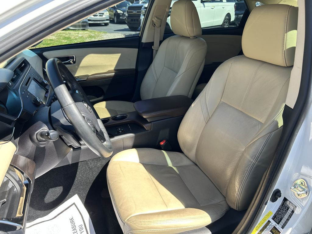 2016 Toyota Avalon Image 8