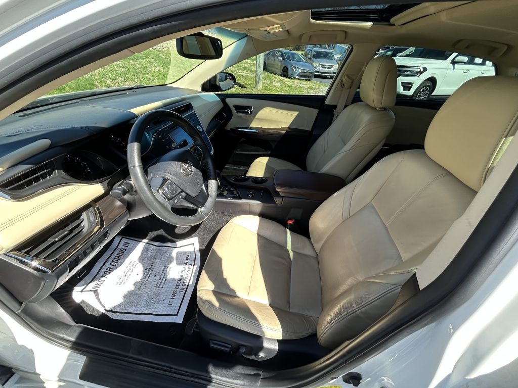 2016 Toyota Avalon Image 10