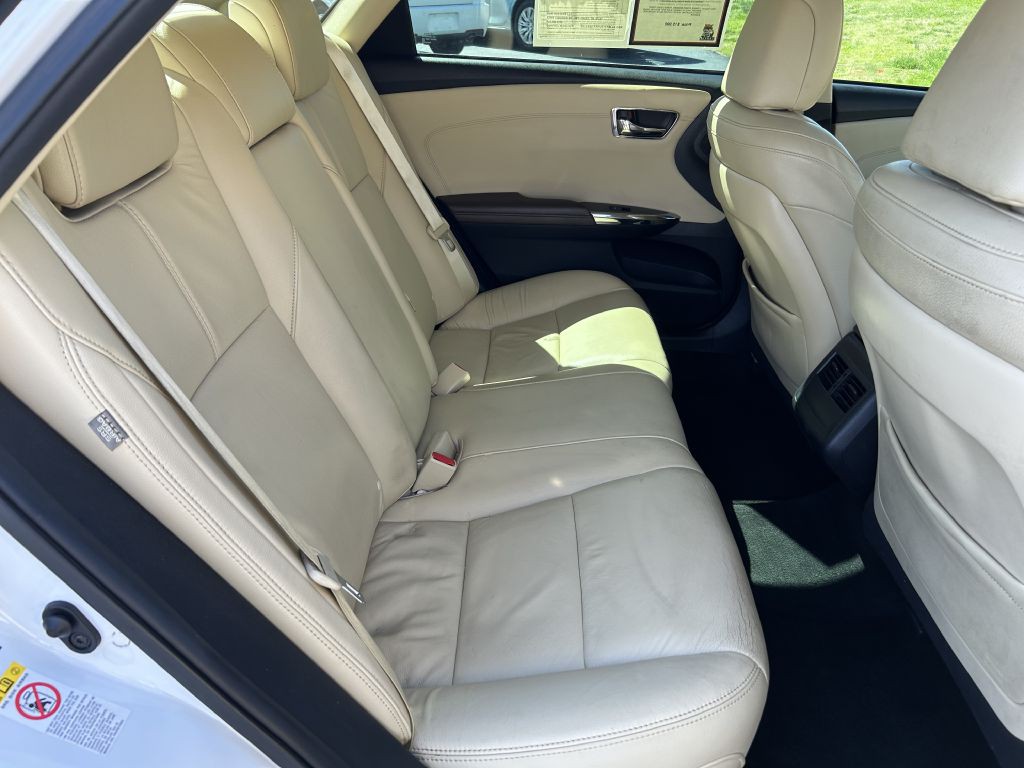 2016 Toyota Avalon Image 13