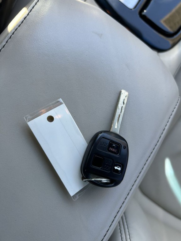 2009 Lexus SC Image 18