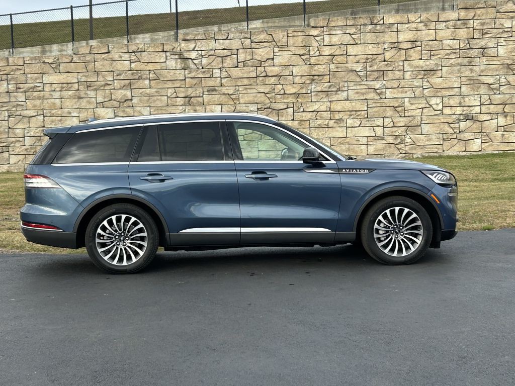 2020 Lincoln Aviator Image 3