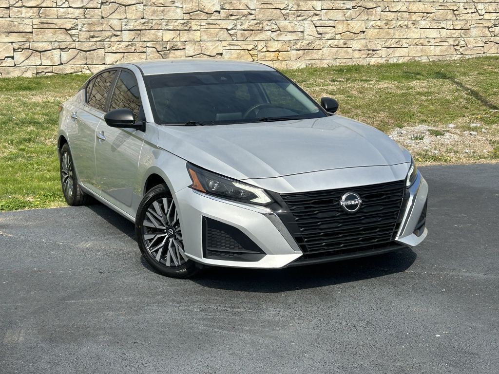 2024 Nissan Altima Image 1