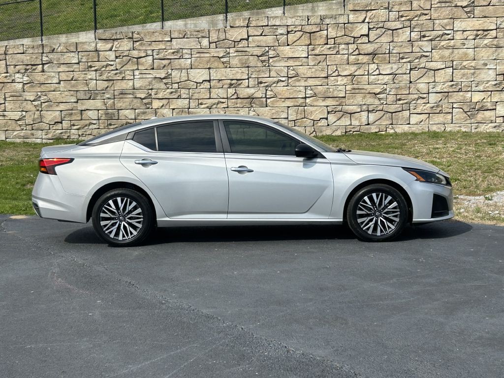 2024 Nissan Altima Image 3