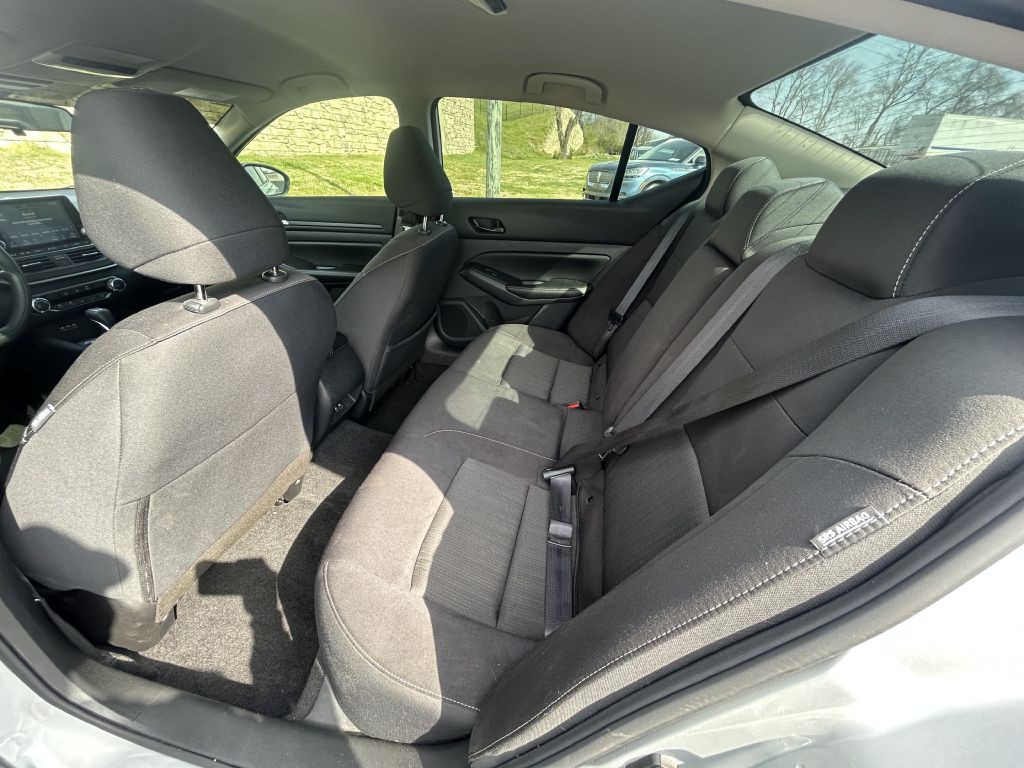 2024 Nissan Altima Image 10
