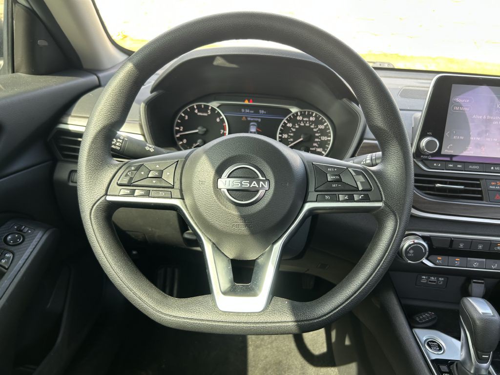 2024 Nissan Altima Image 16