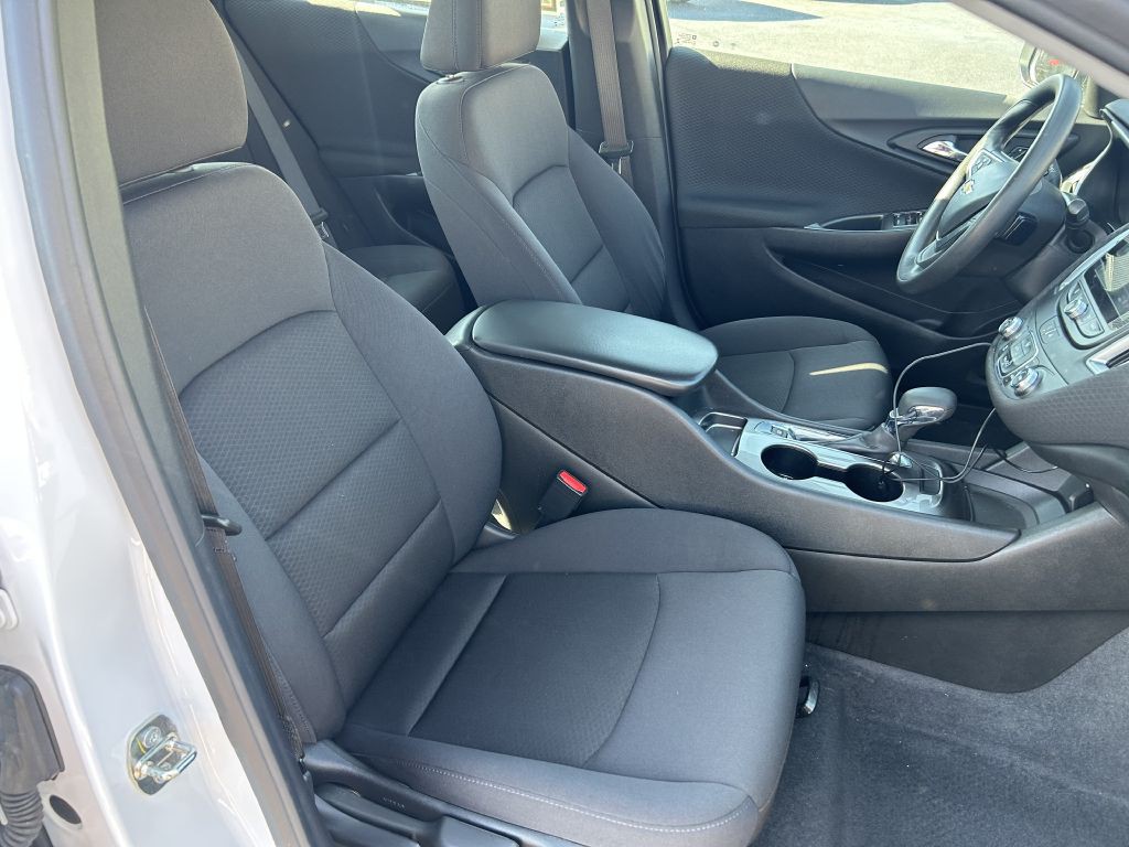 2023 Chevrolet Malibu Image 17