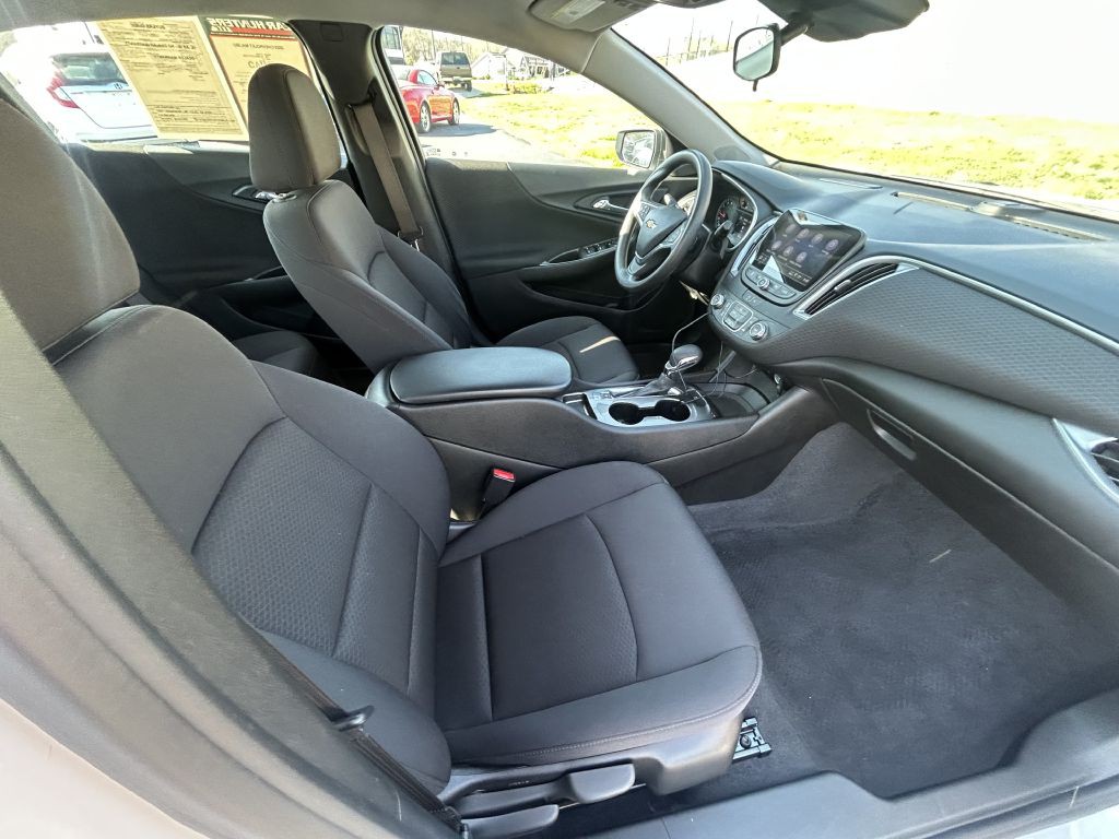 2023 Chevrolet Malibu Image 18